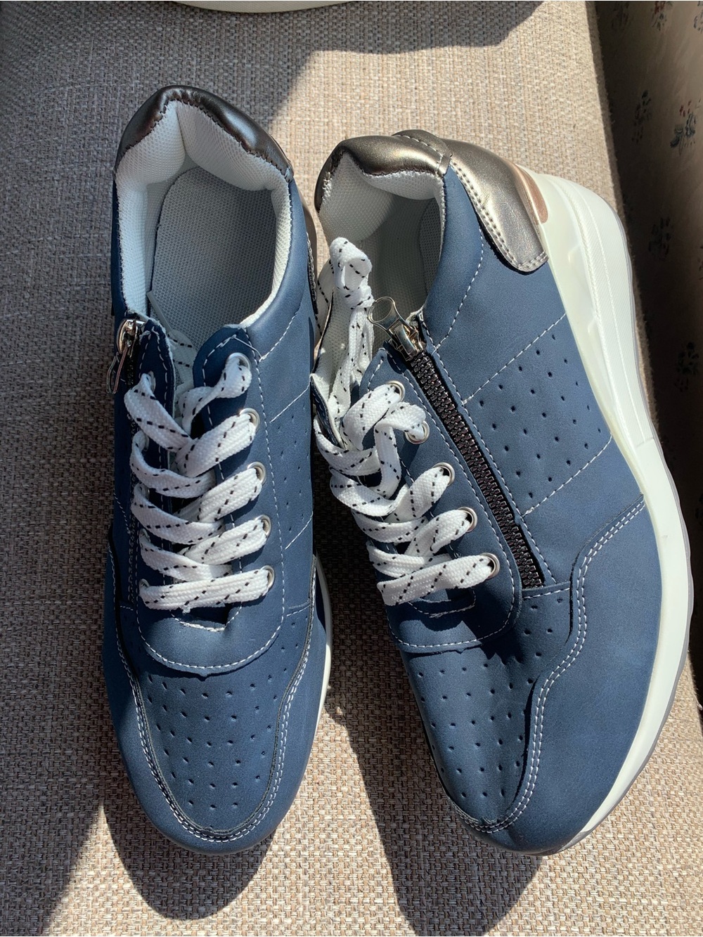 NWOB Woman’s Blue Casual Sneakers with Bronze Accent and side zippers for looks